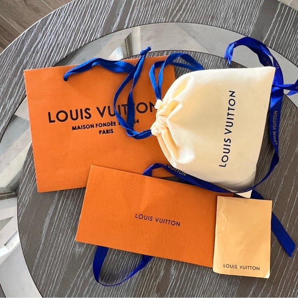 2024 Louis Vuitton Pretty LV 90CM Reversible Belt - Picture 11 of 16